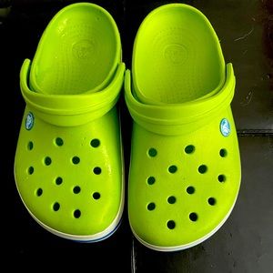 Crocs lime green w7 or m5